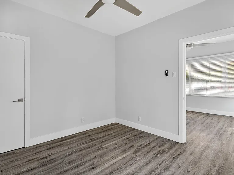405 W 3rd Street — Photo 20