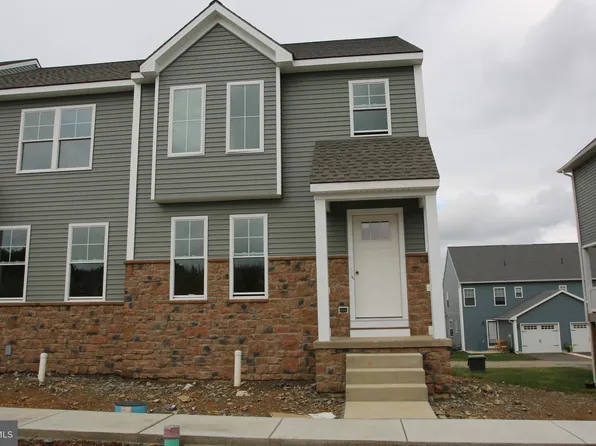 53 Coastal Ave #27, Ephrata, PA 17522