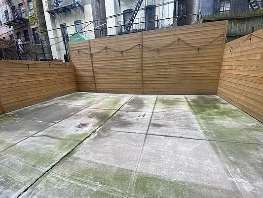 Rented by Bond New York | media 15