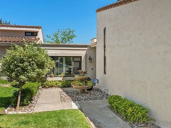 2nd image of 17921 Valle De Lobo Dr