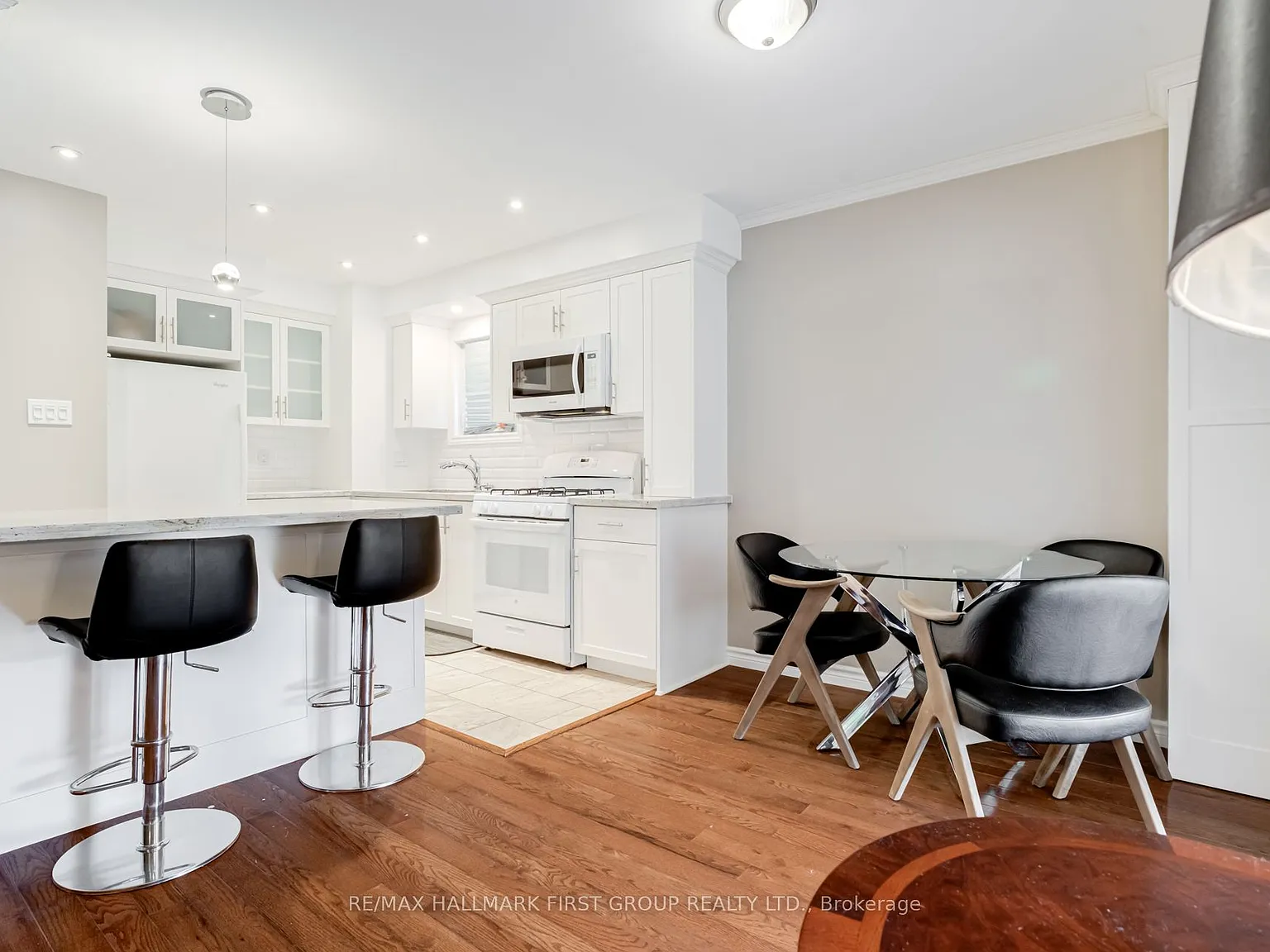 3 bed, $2,900 — Photo 4