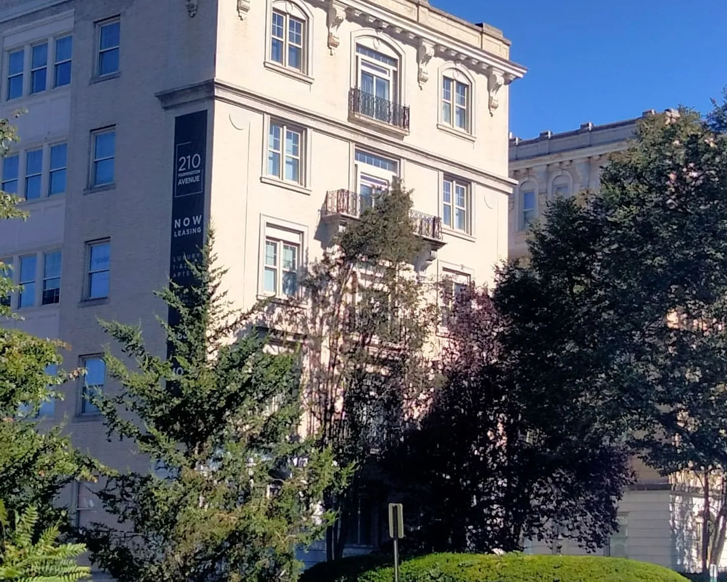 210 Farmington Ave — Photo 1