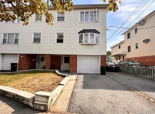 1583 208th Pl, Bayside, NY 11360
