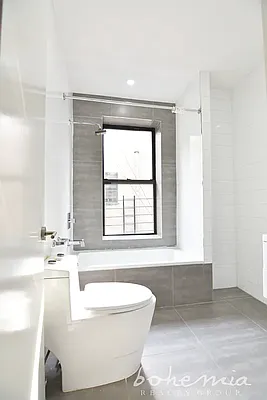 Rented by Bohemia Realty Group | media 10