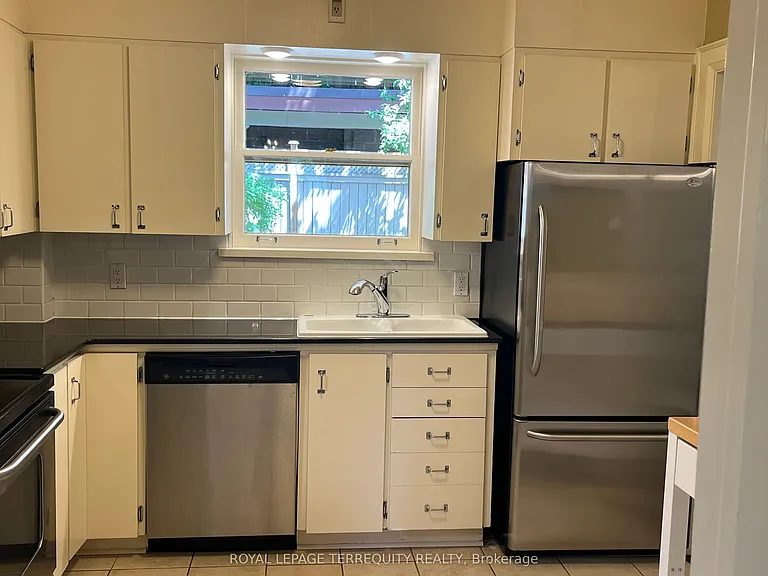 25 Halford Ave — Photo 8