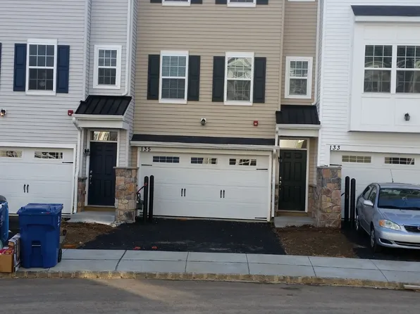 135 Mercer Ct, Fairless Hills, PA 19030