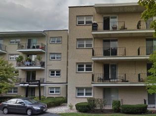 5200 Galitz St APT 104, Skokie, IL 60077