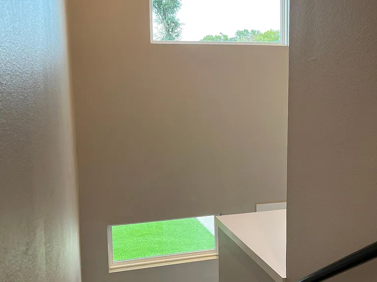 Stairwell/windows