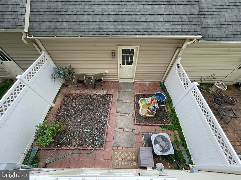 9661 Atterbury Ln — Photo 29