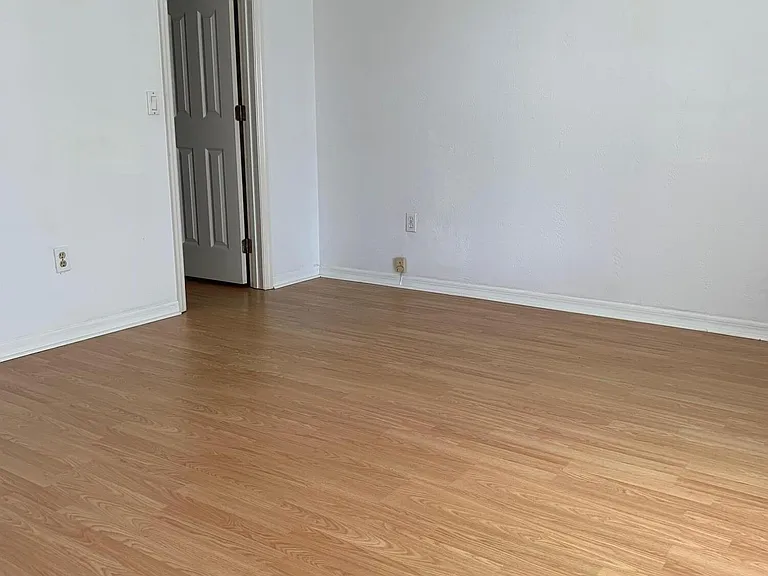 145 Riverwalk Ct — Photo 44
