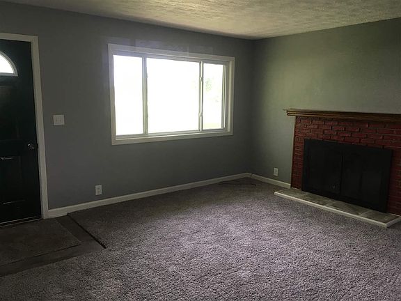3rd image of 805 S Main St