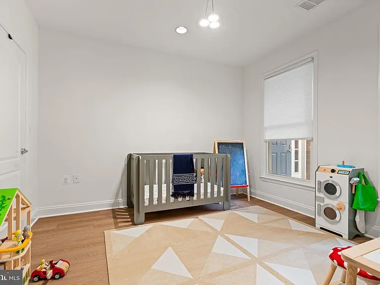 1115 Cameron St #101 — Photo 17