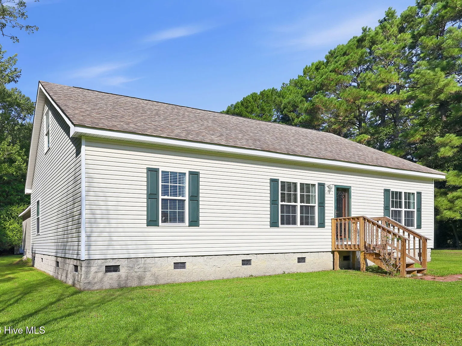 3 bed, 3.0 bath, 3160 sqft, $2,150 — Photo 4