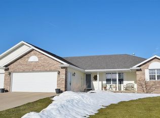 547 Baleshare Rd, Green Bay, WI 54313
