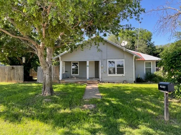 100 E Hill St, Woodson, TX 76491