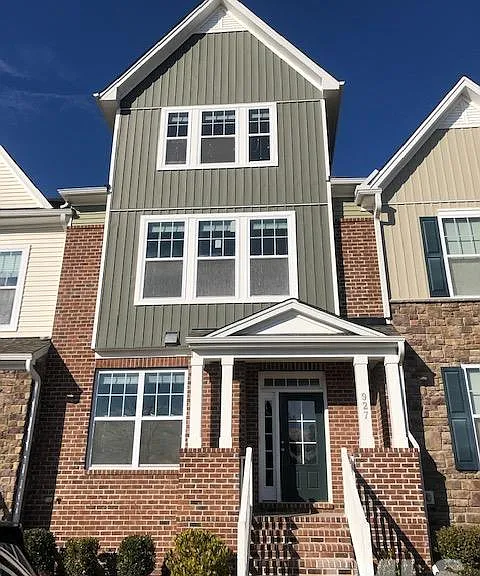 927 Rosepine Dr — Photo 1