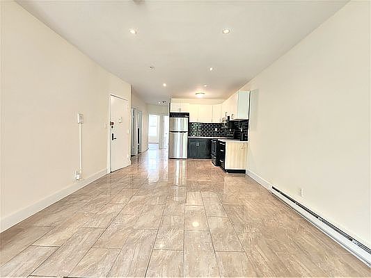 4th image of 739 Church Ave #2