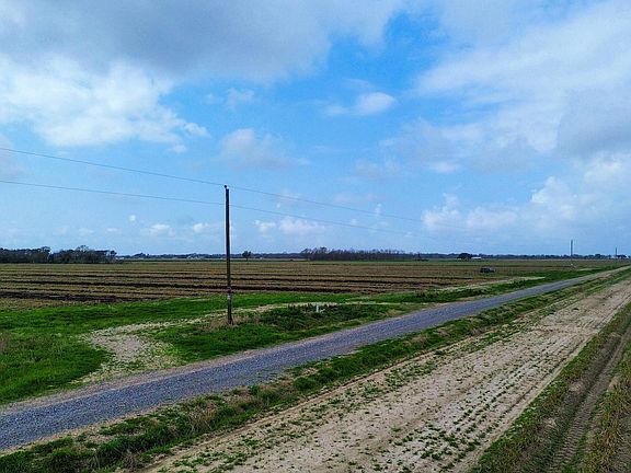 3rd image of 14001 W Etienne Rd