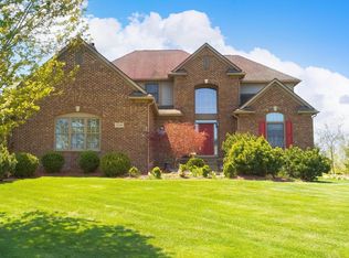 3544 S Creek Dr, Rochester, MI 48306