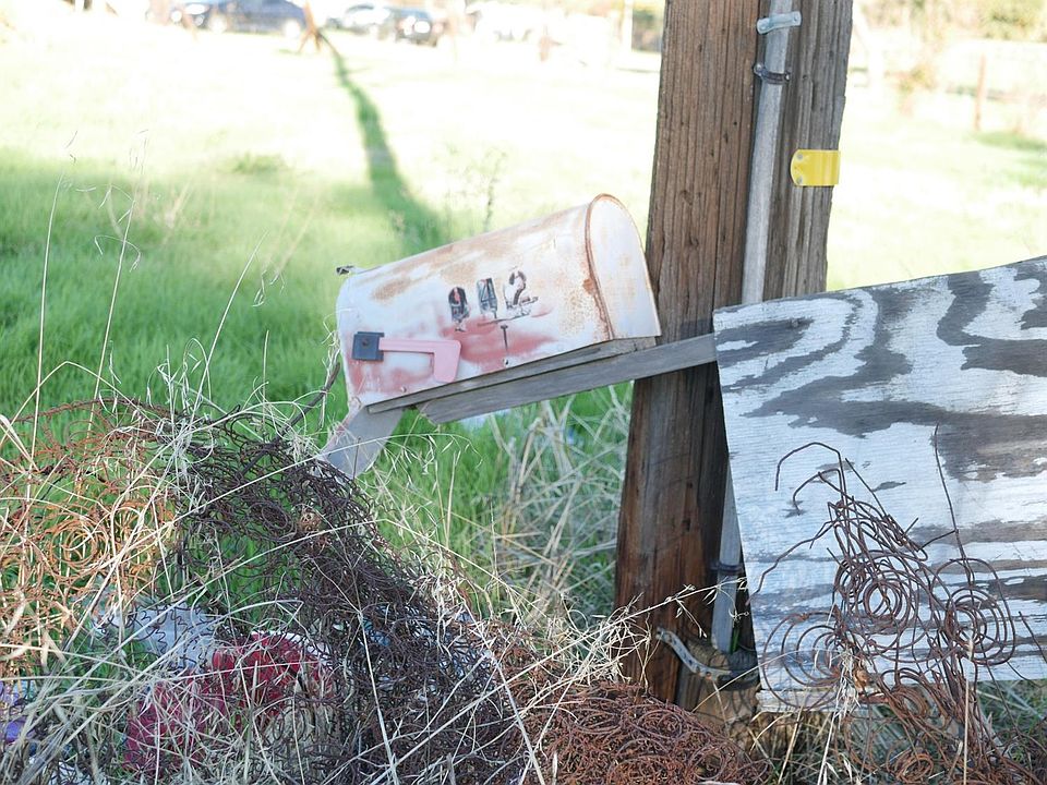 1st image of 942 Plumas Ave