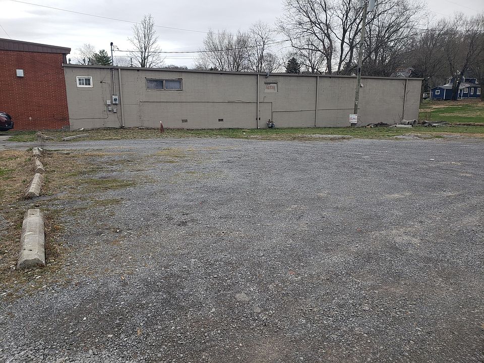 2nd image of Washington St E