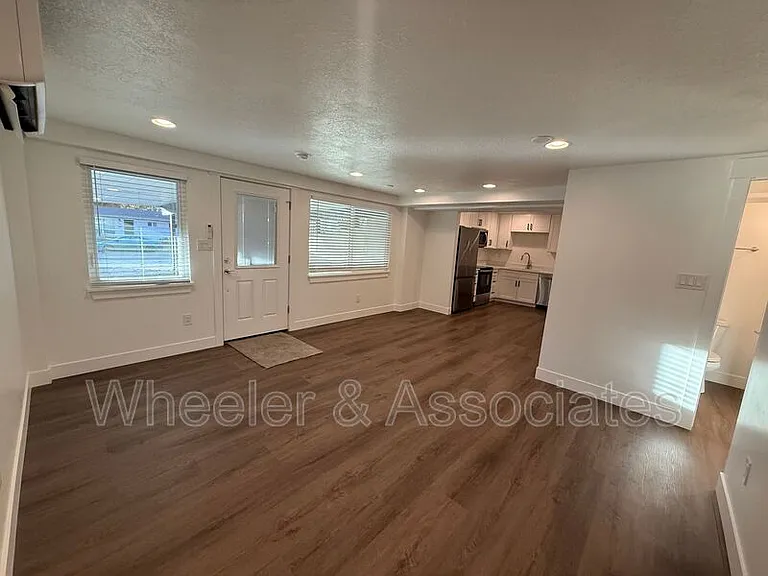 3714-3718 Brinker Ave — Photo 27