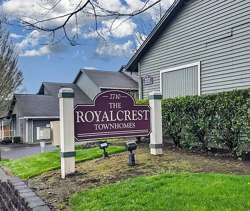 Royal Crest Townhomes Photo 1