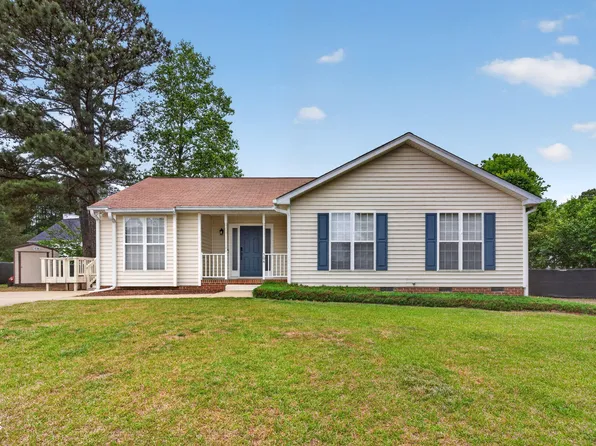 504 Noonday Ct, Holly Springs, NC 27540