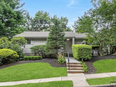 154 Summit Ave, Waldwick, NJ, 07463