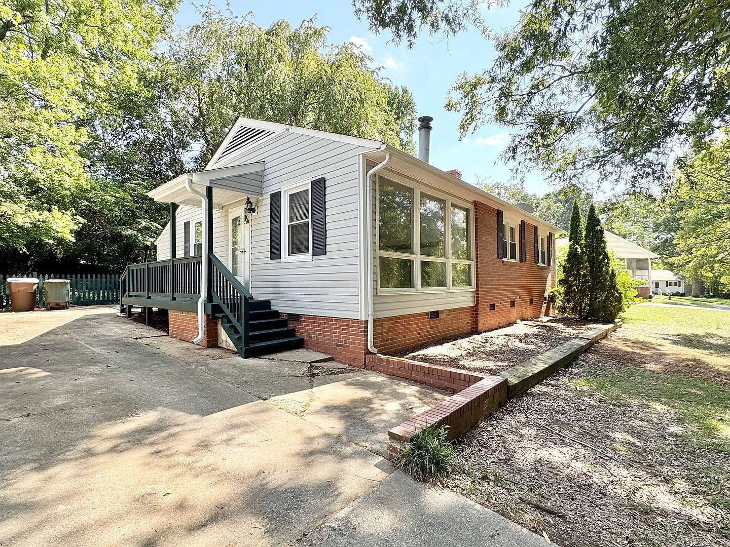 Beautiful Home with Great location — Photo 2