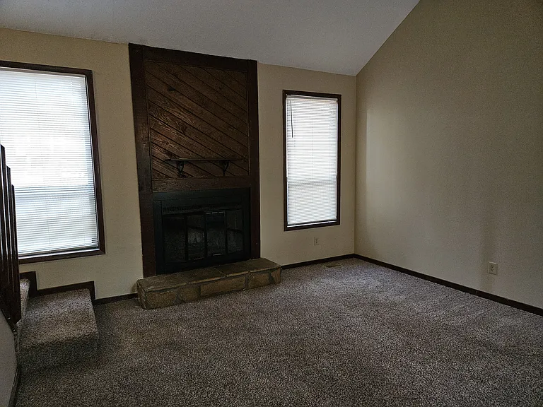 831 Rumford Pl — Photo 3