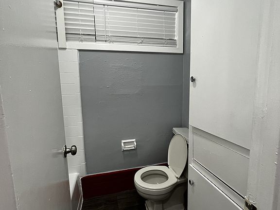 3rd image of 1964 Dryden Rd APT 1