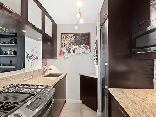 2025 Broadway 29G image 3 of 9