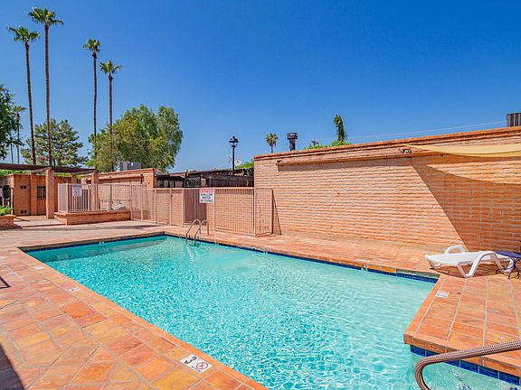 5th image of 3036 N 32nd St Unit 307