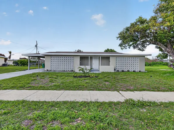 157 SE Calmoso Drive, Port St Lucie, FL 34983