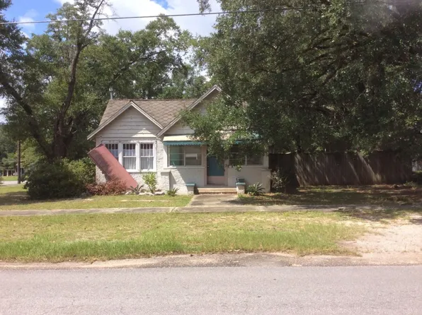 902 N Pearl St, Crestview, FL 32536