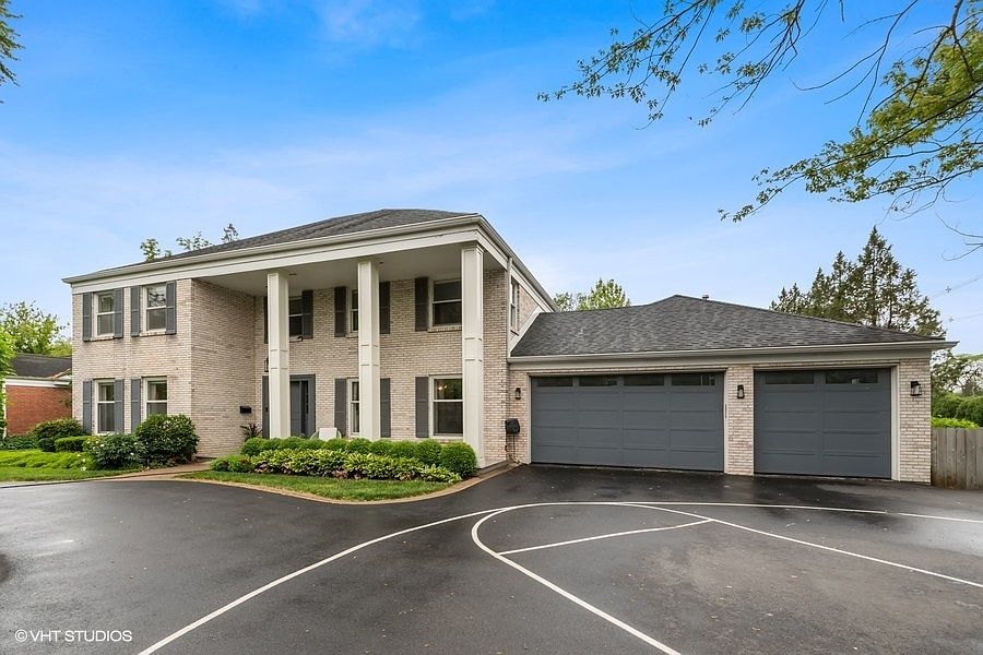 1st image of 384 Aspen Ln