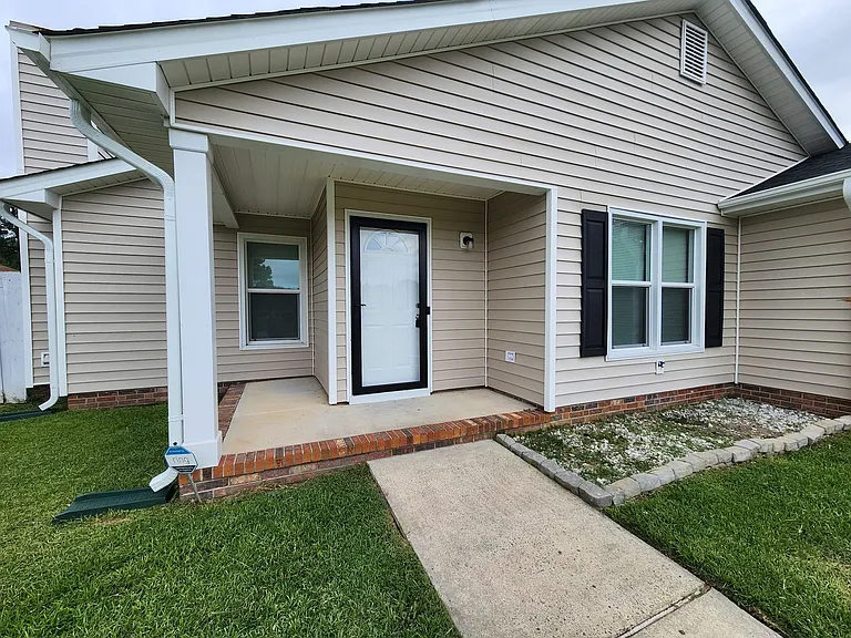 2212 Mossycup Ln — Photo 2