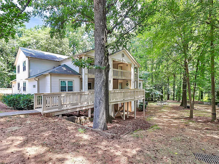 1001 Churchill Downs Ct #J — Photo 28