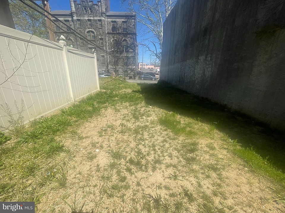 2nd image of 3150 N 12th St