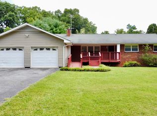 158 Taylor Town Rd, Johnson City, TN 37601