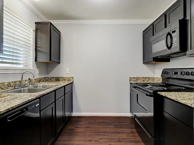 Timbergrove — Photo 31