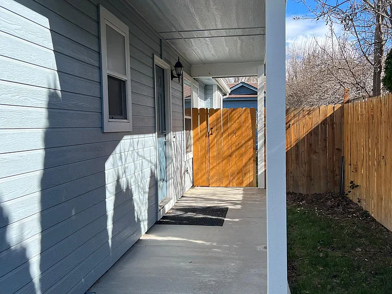 415 Augustina Ct — Photo 2