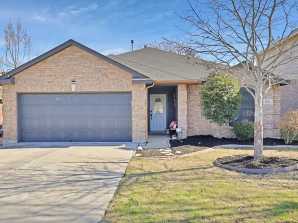 621 Chalk Knoll Rd, Fort Worth, TX 76108