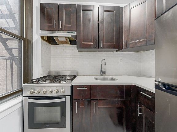 4th image of 162 W 56th St APT 1002