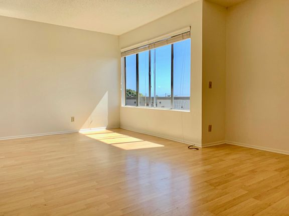 5th image of 2100 Red Rose Way #20Q