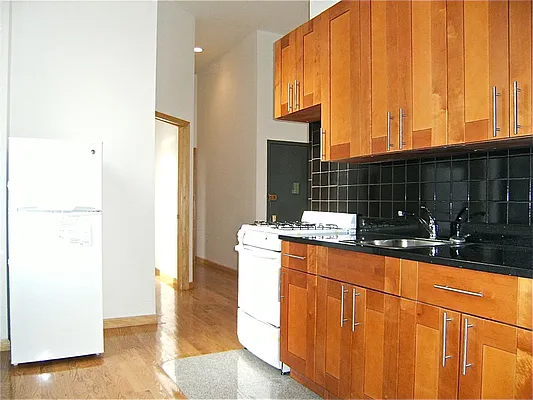 Rented by City Connections Realty | media 37