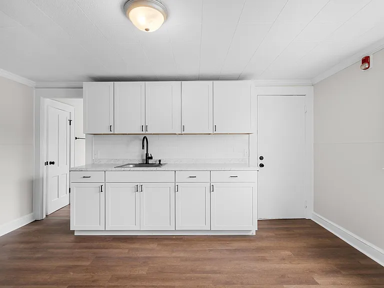 35 Newton St #3 — Photo 11