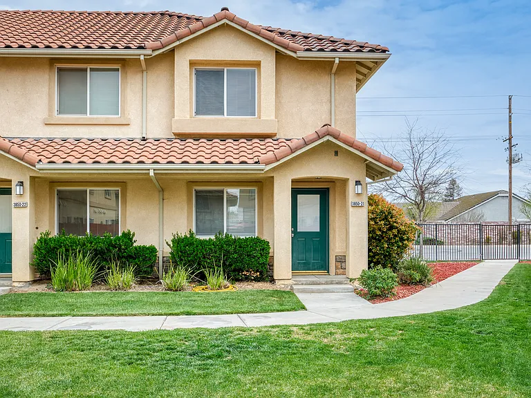 Morgan Manor - Lexar Drive — Photo 8