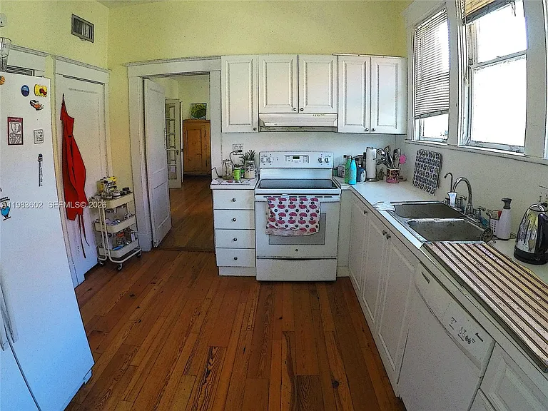 2000 S Miami Ave — Photo 29
